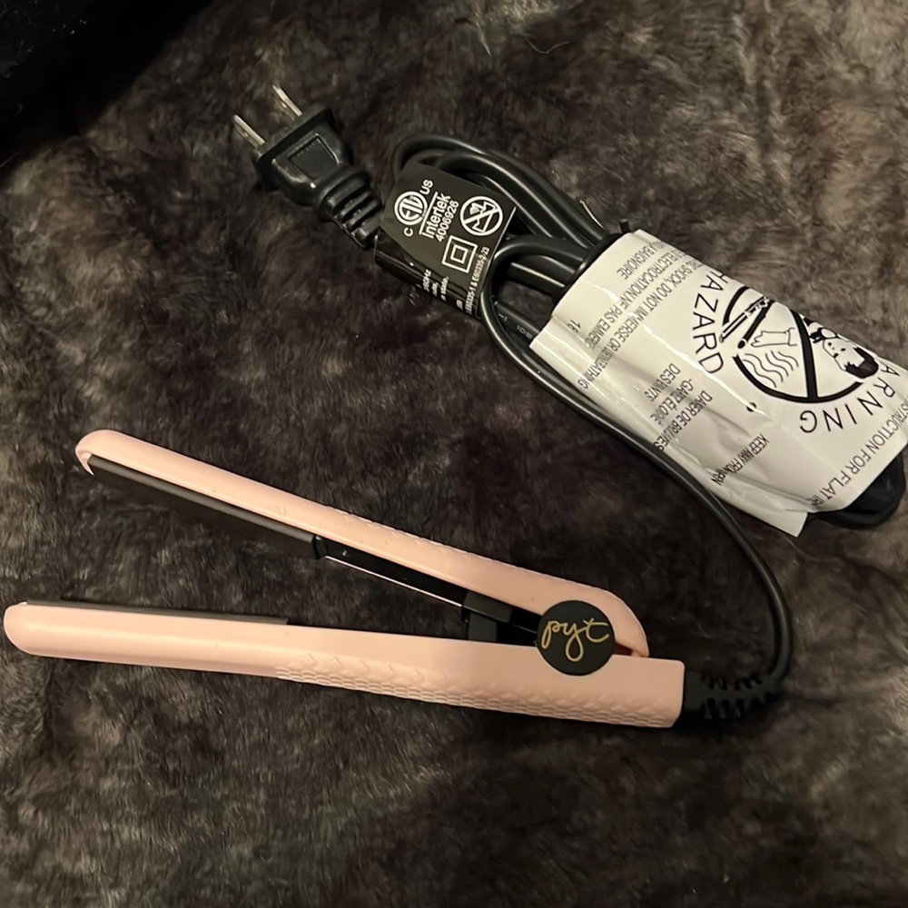 New mini travel hair straightener